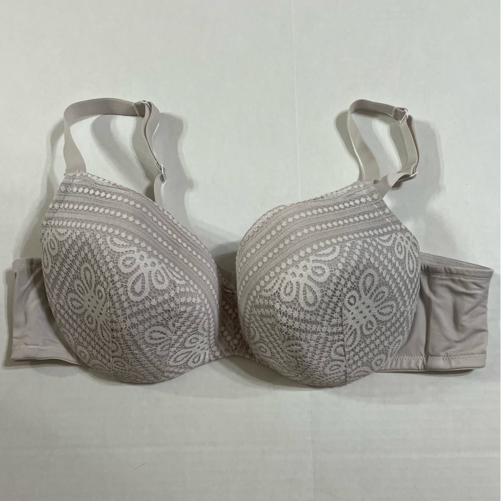 Cacique White Lace Bra full coverage‎ adjustable straps lightly lined Size 42C